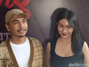 Kata Raditya Dika soal Adegan Ranjang dengan Ariel Tatum