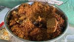 Ayam dan Bebek Goreng Bumbu Bali Sedap di Warung dalam Gang