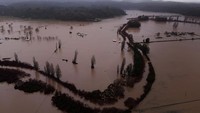 Banjir menyebabkan 1 orang tewas dan ribuan kehilangan tempat tinggal.  