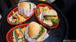 Yummy! Burger Jalapeno Enak Dijual Pakai Food Truck di Jaksel