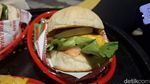 Yummy! Burger Jalapeno Enak Dijual Pakai Food Truck di Jaksel