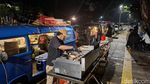 Yummy! Burger Jalapeno Enak Dijual Pakai Food Truck di Jaksel