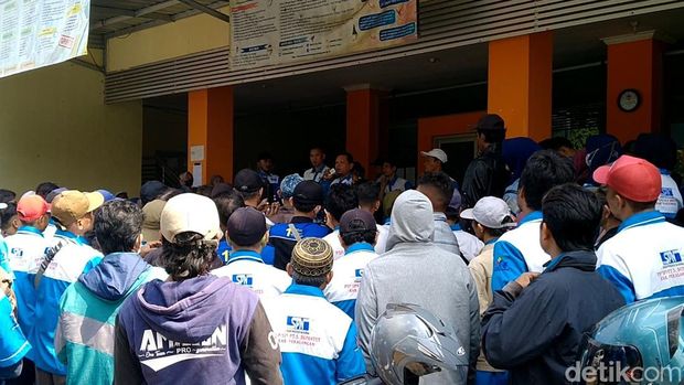 Buruh pabrik Dupantex