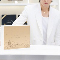 Penampakan tersebut bisa dibilang berbeda yang diunggah aktor The Forbidden Flower itu di sosial medianya. Ini foto yang diunggahnya di Weibo. Foto: Weibo