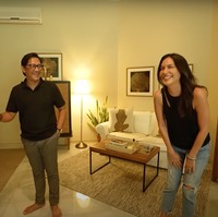 Melalui channel YouTube milik Andre Taulany, Sophia Latjuba memamerkan rumah yang disewanya. Salah satu ruangan yang tak kalah mencuri atensi ialah kamar pribadi Sophia. Bernuansa bohemian, kamar tersebut terlihat elegan dan simpel. Foto: YouTube/Taulany TV