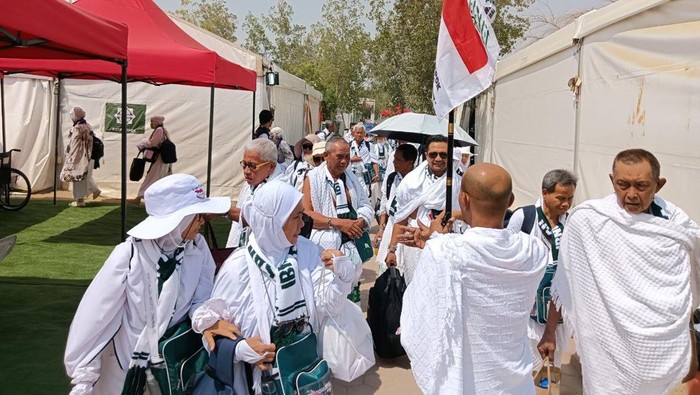 Kedatangan Jemaah Haji di Arafah