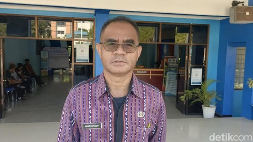 Kepala Dinas Pendidikan dan Kebudayaan NTT Ambrosius Kodo saat diwawancarai di Kupang, Jumat (14/6/2024)