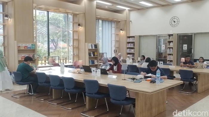 Koryu Space, working space di The Japan Foundation, Gedung Summitmas II lantai 1, Jakarta.