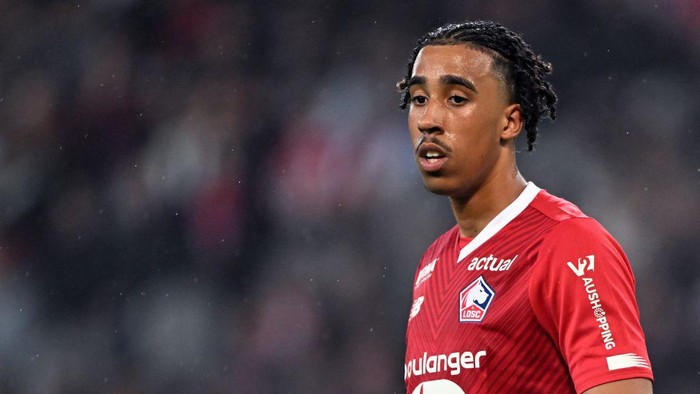 LILLE - Leny Yoro of Lille OSC during the French Ligue 1 match between Lille OSC and Olympique Lyonnais at Pierre-Mauroy Stadium on May 6, 2023 in Lille, France. ANP | Hollandse Hoogte | Gerrit van Keulen (Photo by ANP via Getty Images)