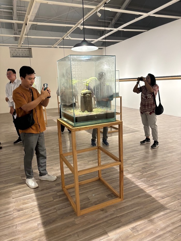 Long Weekend Ke Mana? Ada 12 Karya Seni Albert Yonathan Setyawan di Solo