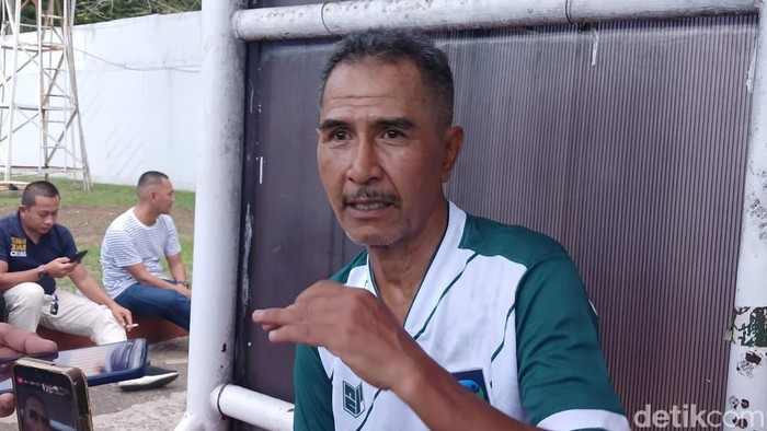 Mantan penyerang Persib Ajat Sudrajat