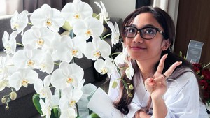 Marion Jola dipuji tetap cantik meski tengah menjalani perawatan di rumah sakit. Foto: Instagram Marion Jola