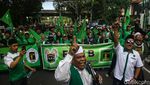 Massa Pro dan Kontra Mardiono Berunjuk Rasa di DPP PPP