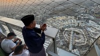 Jutaan umat Muslim dari seluruh dunia berkumpul di Makkah untuk melaksanakan ibadah haji. (REUTERS/Saleh Salem)