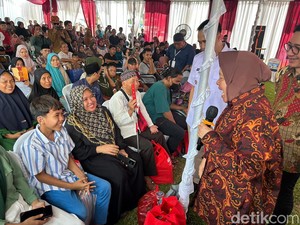 Risma Minta Pendamping PKH di Lebak Bantu Data Warga: Mau Surga Nggak?