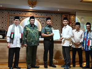 Panglima TNI Terima Hasil Ijtima Ulama MUI, Bahas Isu Gaza-Salam Lintas Agama