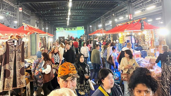 Puluhan lapal dadakan UMKM Indonesia memeriahkan Pasar Indonesia 2024 di Belanda. Ini jadi pelipuran lara atas pembatalan Tong-tong Fair di Belanda.