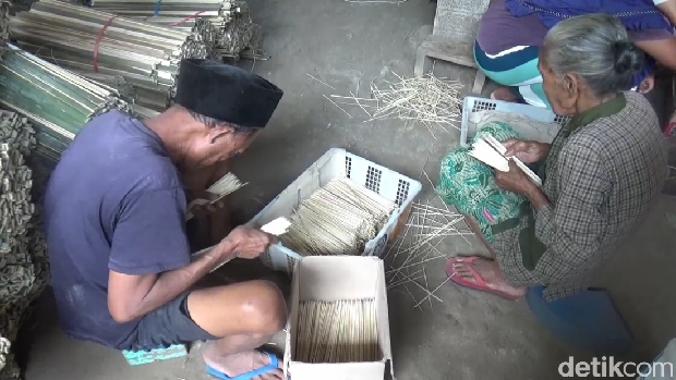 Perajin sate di Lumajang banjir cuan menjelang Idul Adha