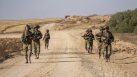 Dalam keputusan terbaru, Mahkamah Internasional memerintahkan Tel Aviv untuk segera menghentikan operasi militernya di kota selatan Rafah, tempat lebih dari satu juta warga Palestina mencari perlindungan dari perang. AP Photo/Ohad Zwigenberg.  