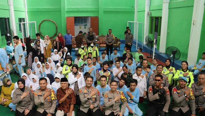 Polres Depok Beri Layanan Kesehatan Gratis