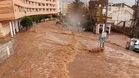 Banjir menerjang jalanan di Murcia, Spanyol, Rabu (12/6/2024) waktu setempat. Jorge Perez via Reuters.