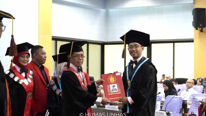 Prof Andi saat dikukuhkan sebagai guru besar Unhas