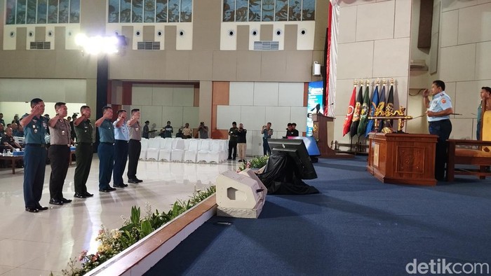 Program Kegiatan Bersama (PKB) Kejuangan 2024 resmi ditutup. Kegiatan pendidikan yang diikuti perwira siswa dari Sesko TNI, Seskoad, Seskoal, Seskoal lalu Sespimti dan Sespimen Polri itu menekankan pentingnya sinergitas TNI Polri.