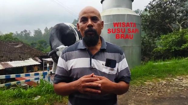 Proses pembuatan Keju Mozzarella di Dusun Brau, Kota Batu.