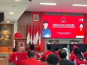 Kala Hasto Keluhkan Keadilan Hukum, Bandingkan Zaman Bung Karno-Megawati