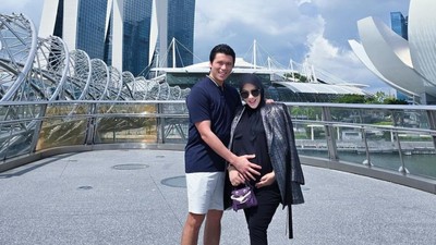 Foto Syahrini di Singapura Dengan Baby Bump Makin Besar, Tenteng Tas Rp 2,2 M