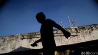 Tanggul laut tahap 5 di kawasan Kalibaru Cilincing ini dibangun pada tahun 2021.  