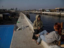 AHY Sebut Proyek Tanggul Laut Tak Semuanya Pakai Beton, Begini Kata PU