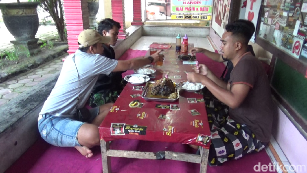 Tengkleng kepala kambing muda di Lumajang