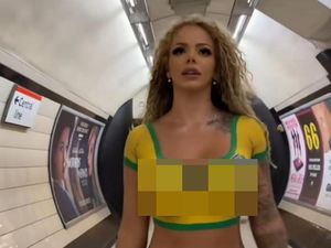 Model Seksi Tato Nama Jude Bellingham di Area Intim Jelang Final Euro 2024