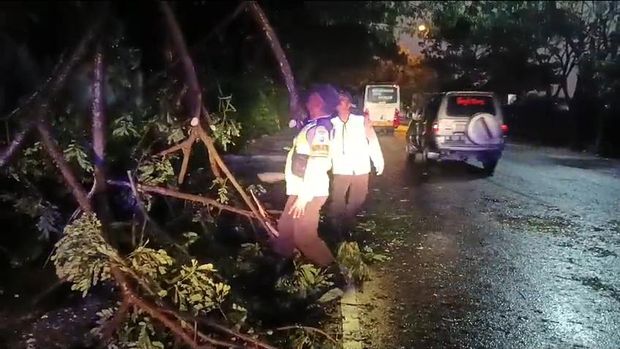 Angin kencang di Bojonegoro