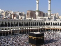 6 Masjid Bersejarah yang Bisa Dikunjungi di Tanah Suci