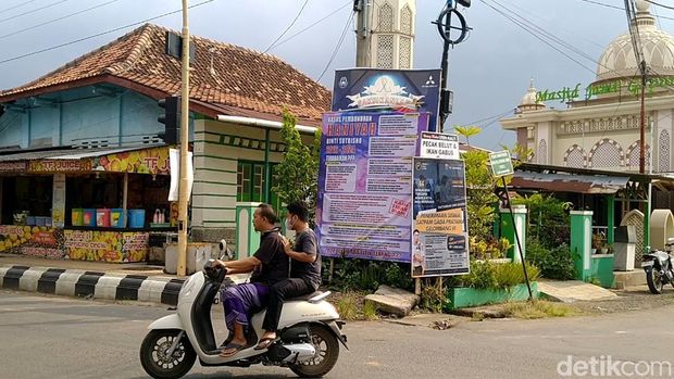 Baliho yang berisi runtutan kematian Haniyah.