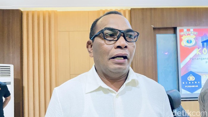 Direktur Reskrimsus Polda Maluku Kombes Hujra Soumena.