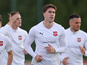 Vlahovic Peringatkan Inggris: Tak Ada yang Invincible!