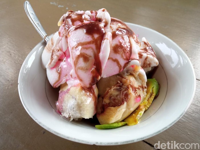 Es puter durian Cirebon.