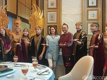 Atraksi Ekstrim Flying Trapeze Kini Kolaborasi dengan Budaya Indonesia