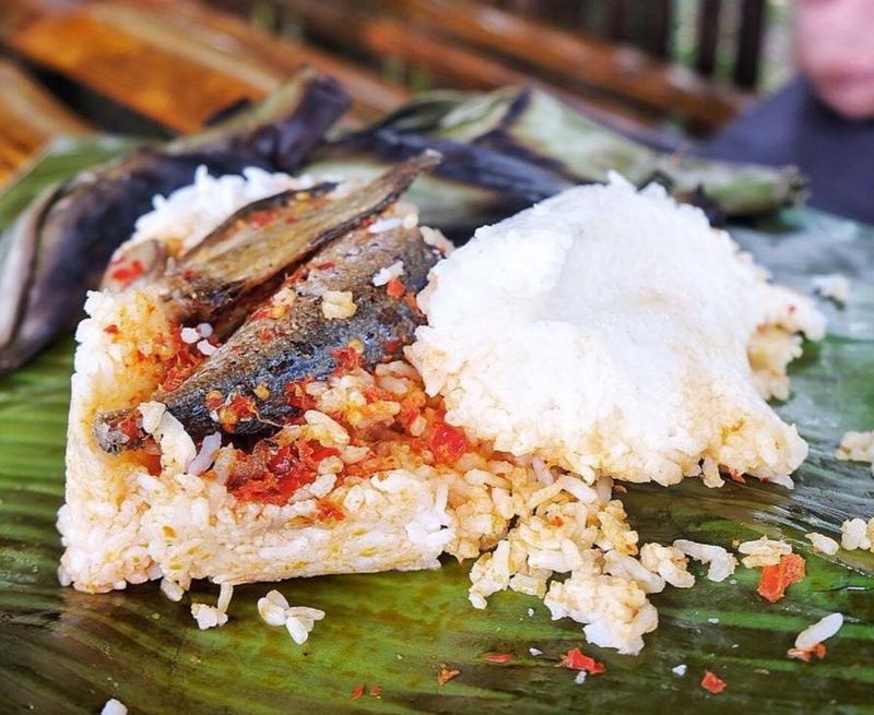 Ibu Hamil Ini Ngidam Makan Pastel Kambing yang Dijual di Penjara!