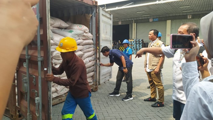 Jelang Idul Adha, Satgas Pangan Awasi Importasi Gula di Tanjung Priok. (Dok Satgas PanganPolri)