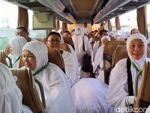 Jemaah Maktour Berangkat Menuju Arafah