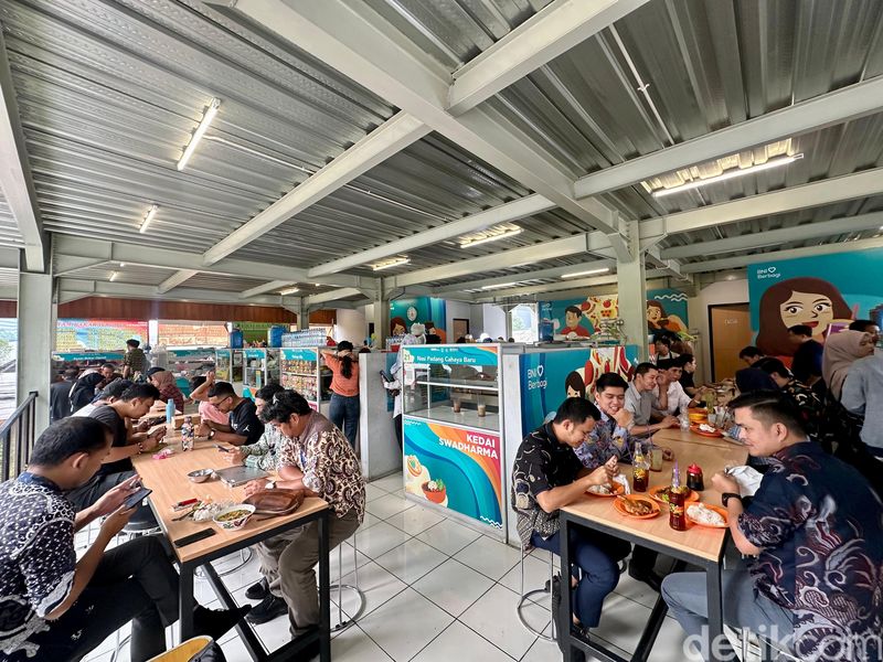 Kantin 4 Lantai Ini Tampung 74 Tenant Makanan Kaki Lima Favorit Karyawan