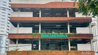 Di dekat Kantor BNI yaitu Wisma 46, Sudirman ada Kedai Swadharma yang didirikan pada 26 Januari 2024. Bangunan kantin ini mencuri perhatian karena terdiri dari 4 lantai!