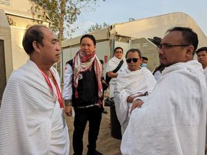 Ketua Komisi VIII DPR Bertemu Menag Yaqut di Arafah