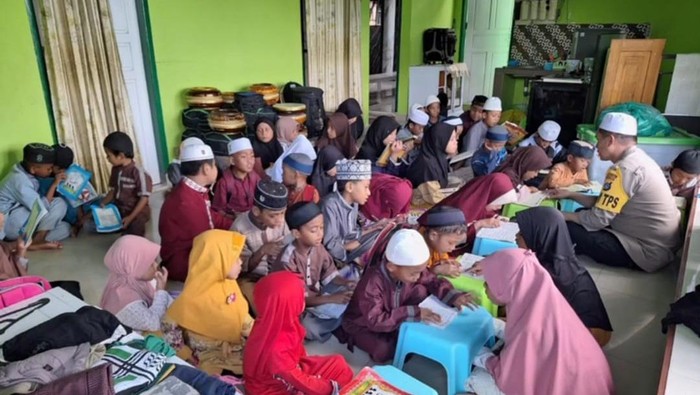 Kondisi TK-TPA Al-Ikhlas Tribrata yang dibangun Aiptu Andi Yusnar di Palu.