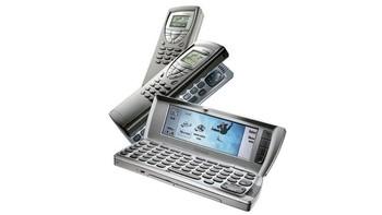 Nokia 9210 Communicator, dulu ini HP-nya orang kantoran banget. Foto: Gizchina