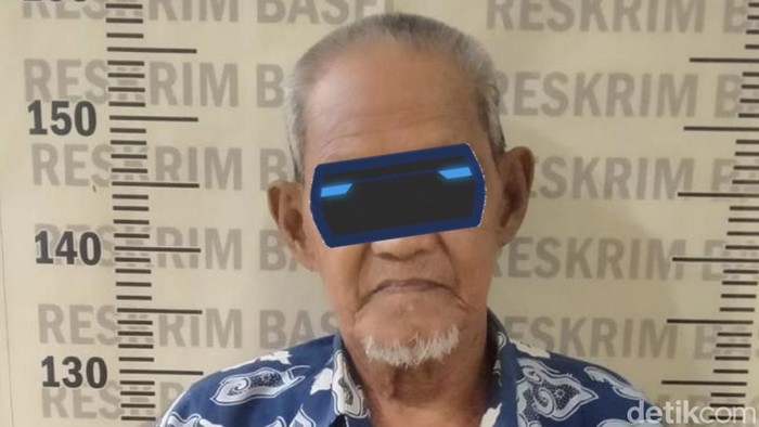 Marbot yang perkosa anak di bawah umur  di Kabupaten Bangka Selatan saat diamankan polisi.